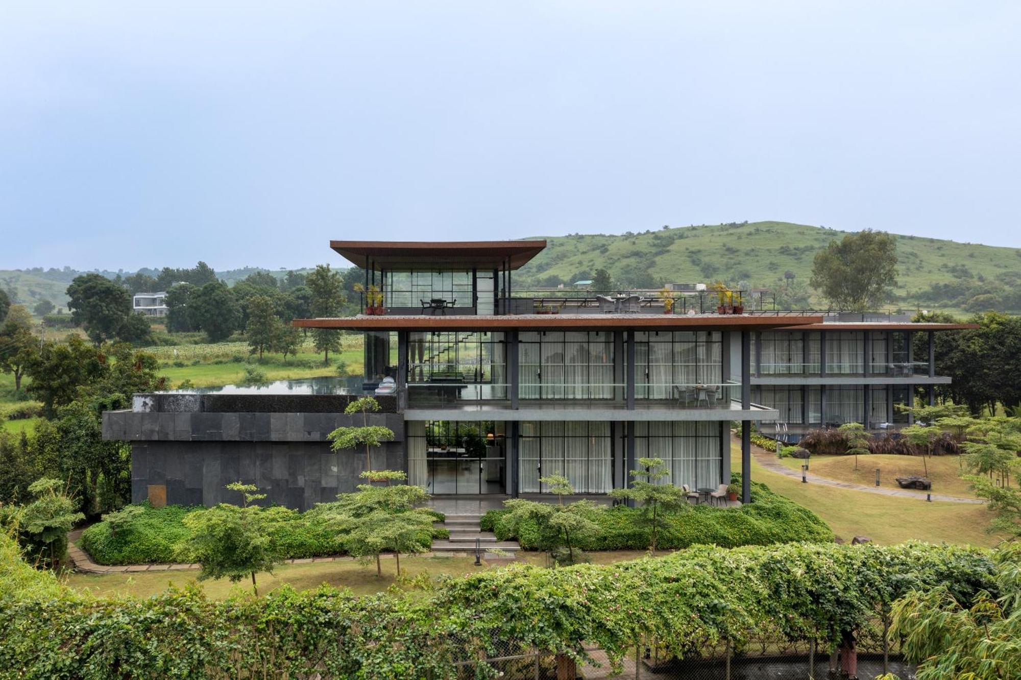 Beyond By Sula Hotel Nashik Exterior foto